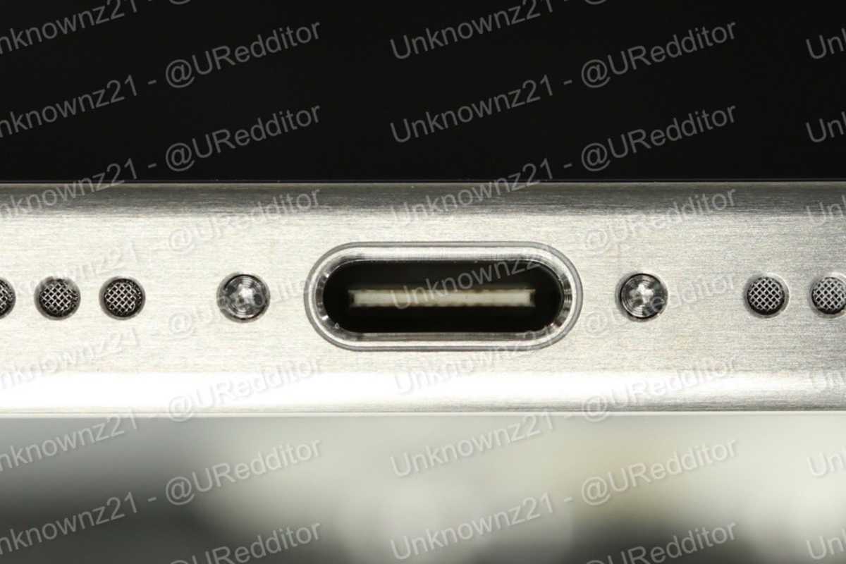 Foto de fuga de puerto USB-C del iPhone 15